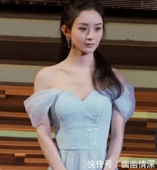 『真实』赵丽颖穿公主裙参加活动, 被关掉美颜后, 她的真实模样谁会信?