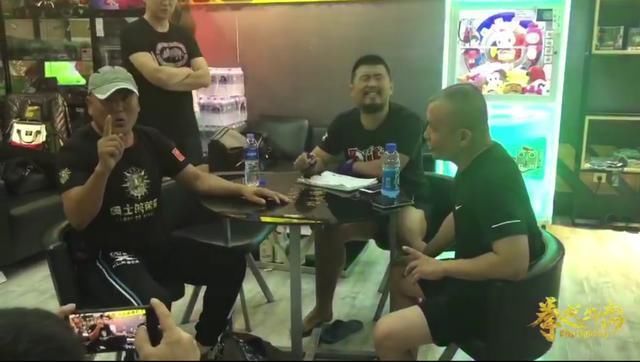 青岛功夫高手自称用腿能抽晕徐晓冬，格斗狂人:蹭我热度