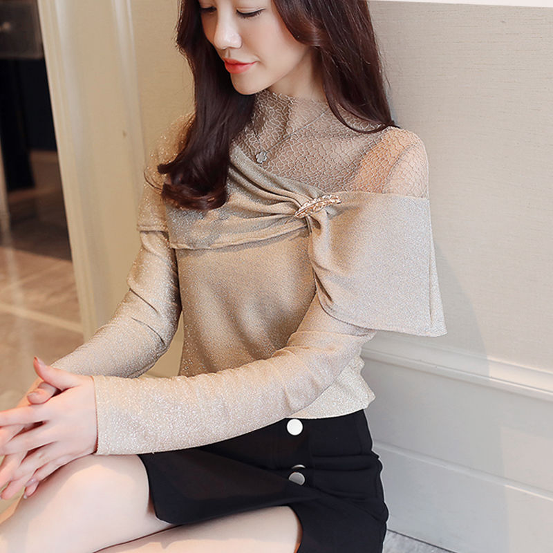 身材丰满的女人试试这“流氓衫”，性感而不失韵味，满满女人味