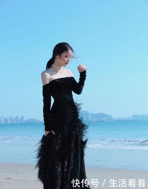 『 出演』如今穿抹胸黑天鹅礼裙,美到不敢认,接替宋祖儿出演《全职高手》