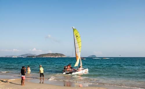 三亚摄氏30度以上，游客却纷纷前去避暑