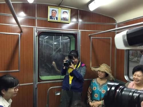 中国游客话痨，硬硬把朝鲜导游从“小白”变成了“小黑”