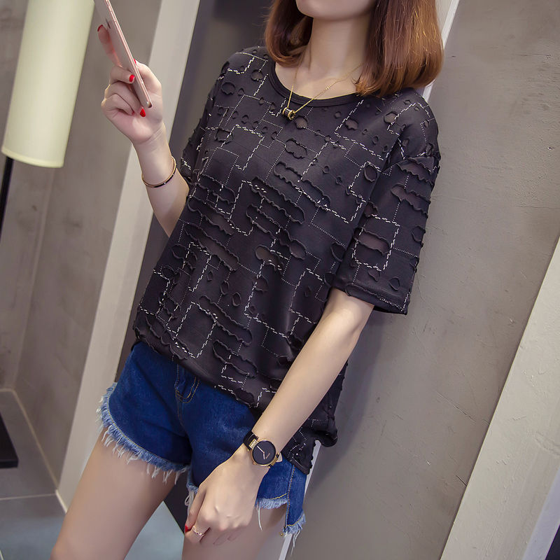 入秋后，会打扮的女人都不穿裙子了，眼光超好，相中这么美的小衫