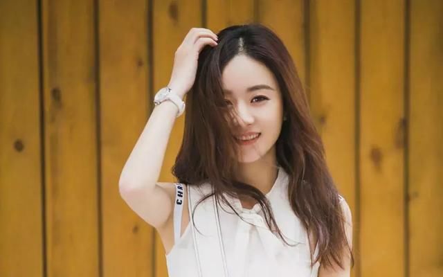 否认怀孕,却没管恋情传闻,看来赵丽颖真的是喜欢上了冯绍峰啊