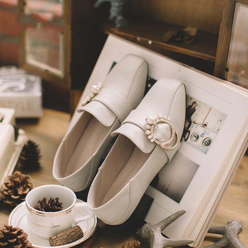 牛仔裤别配凉鞋，还是穿上动人心弦的高跟鞋，性感又迷人