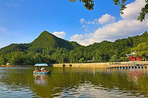 贵州一个鲜为人知的山，有黔南第一山之称，国家4A景区，就在贵阳