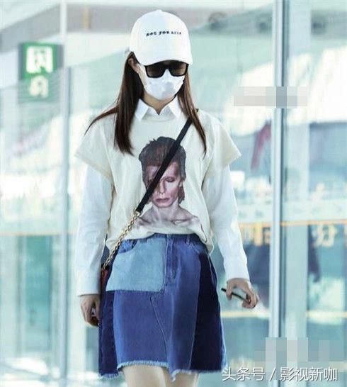 96斤张俪厉害了！穿“半个牛仔裙”就出门，网友：看腿被骗了？
