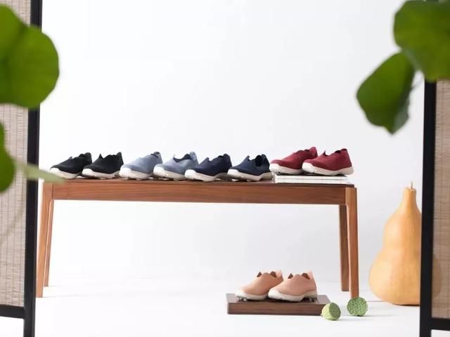 长大了，我也想偷穿妈妈的鞋……