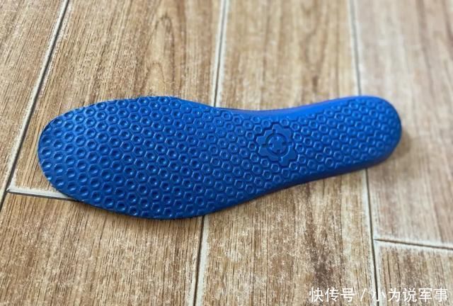  鞋面：全掌类boost，足弓大碳板，范弗里特上脚的狙击一代你期待吗