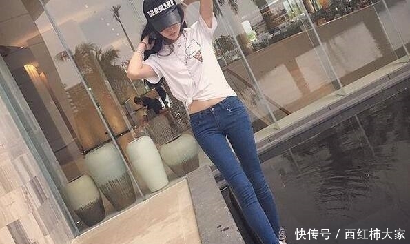 『 青春活力』身材很苗条,真让人羡慕!,青春活力的牛仔裤美女