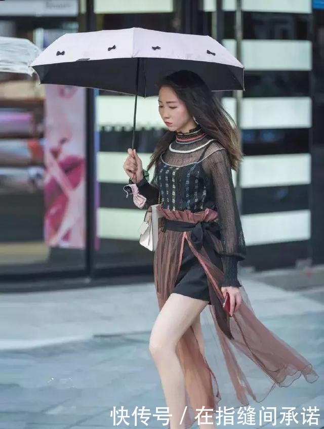 气质@高跟鞋搭配出街,看似简单却很显女人味