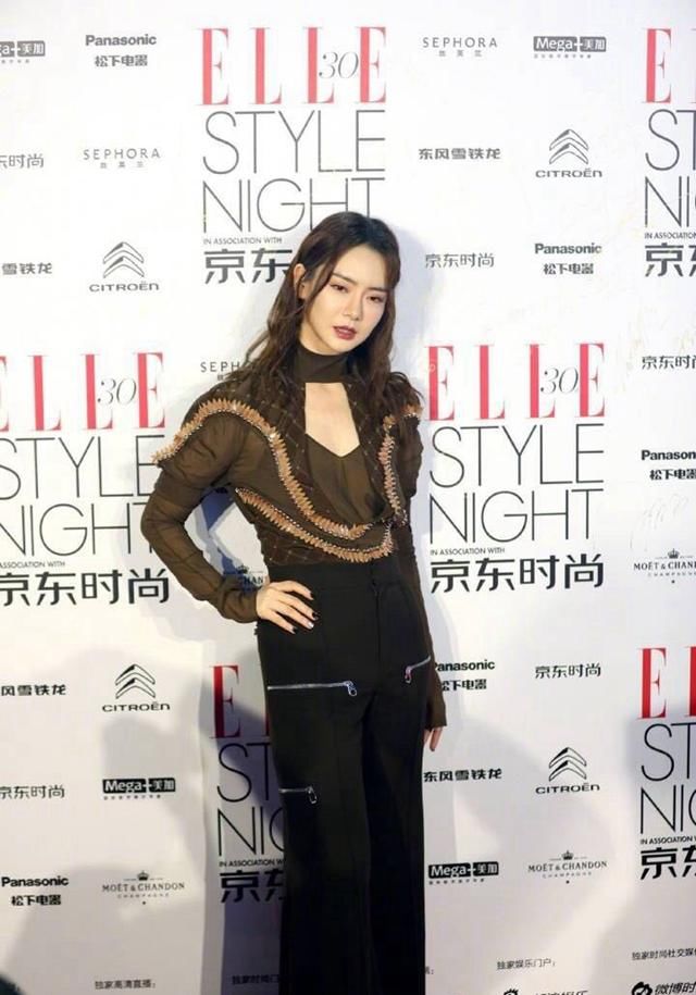 ELLE风尚盛典女星红毯争艳,倪妮性感撩人,唐嫣粉裙抢镜!