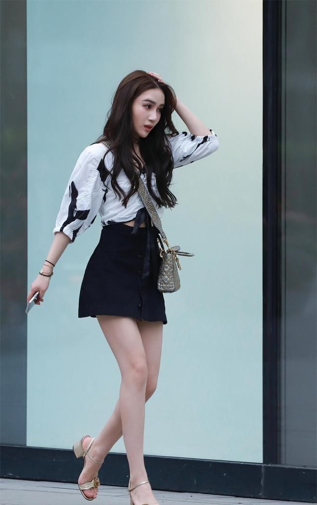 街拍：这么会穿搭的小姐姐带回家，亲戚朋友还会不喜欢么