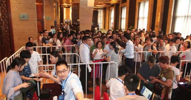 农村人自己有房子，还要不要在城里买房？“聪明人”都这样选！