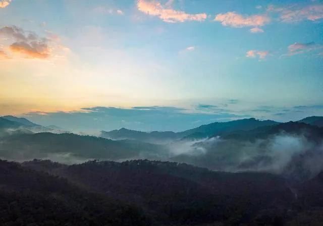  『十万大山』广西为什么号称十万大山？是真的有十万座大山吗？