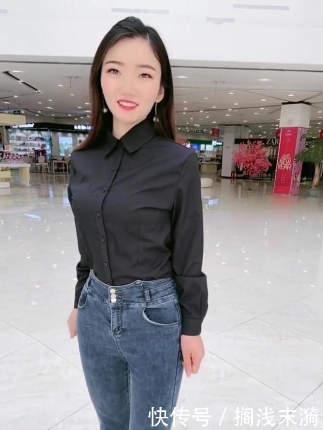  『看起来』气质迷人紧身牛仔裤小姐姐，穿出清新女人格调，展现不一样的美!