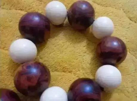 玩说   最辣眼睛文玩搭配全在这儿了！附正面教材！