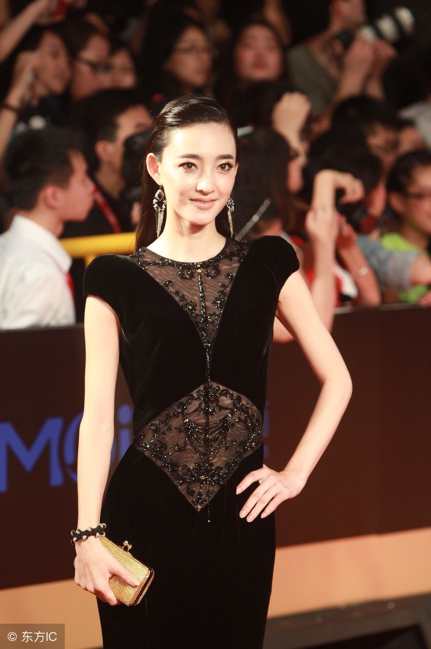 王丽坤还有过这样的打扮，网友:素颜女神厉害了!