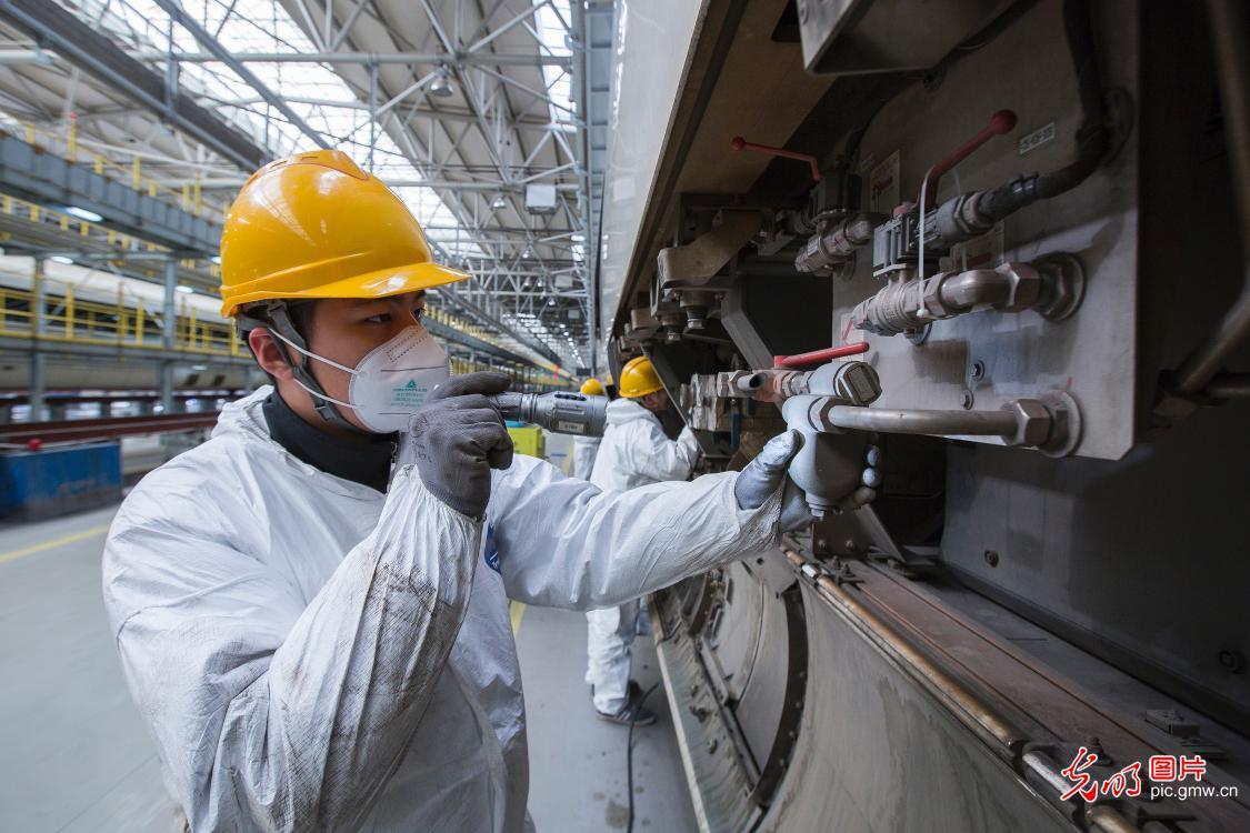 动车“体检” 迎春运