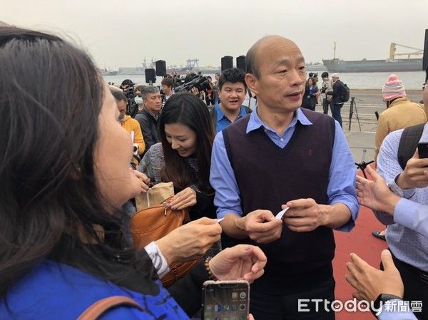 高雄2000万货卖出去了 韩国瑜“农民不怕流汗”
