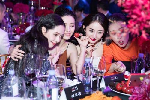 郭采洁发文回应整容传闻,言语激烈,“你们的目的是要我死吗”