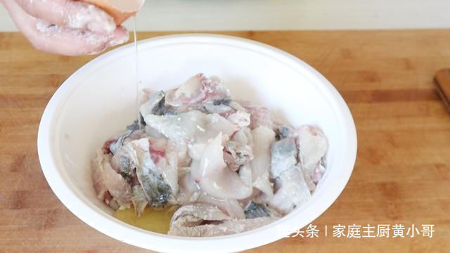  「详细」爱吃水煮鱼不会做，大厨详细教你做法步骤，20块钱本钱够全家人吃