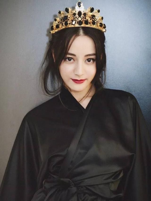  迪丽热巴■乃万换发型引热议。还有哪些大美女被刘海“封印颜值”？
