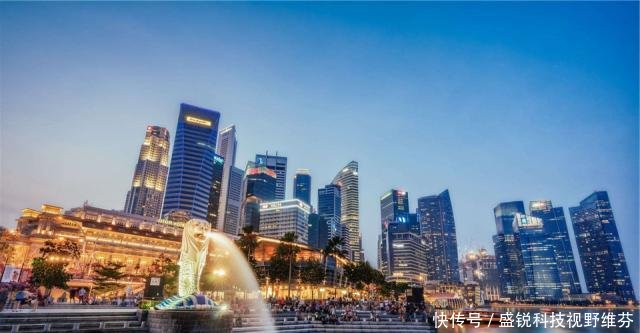 亚洲最干净的国家，马路上光着脚走也不会脏，连日本都自愧不如！