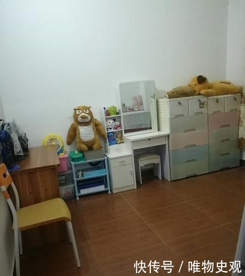  小伙|小伙斥资50万在农村盖四层别墅，超大庭院，大门太气派了！