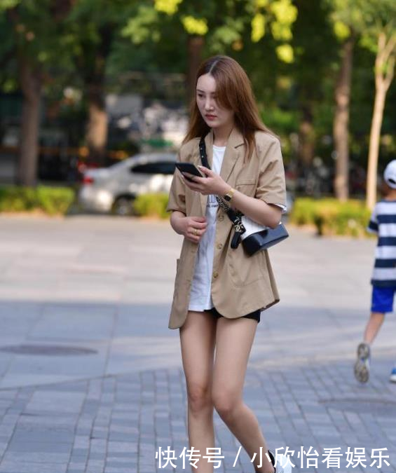 『告诉』街拍穿搭:爱怎么说散就散了,告诉我,你不会舍得!
