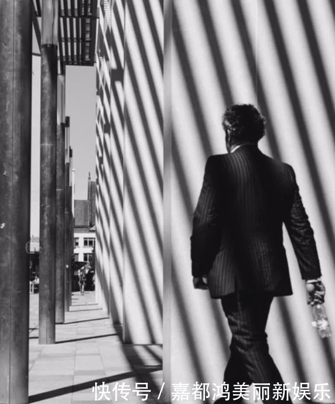 摄影师■对摄影师而言,摒弃色彩会让视觉效果更加纯粹