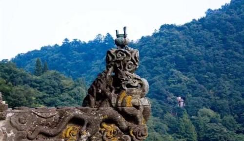  #年收入#中国最赚钱的山，光门票就230元，年收入52亿是泰山的4