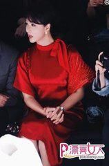 金星复婚了，一身洁白的婚纱穿出了她最爱的旗袍的优雅感，好看