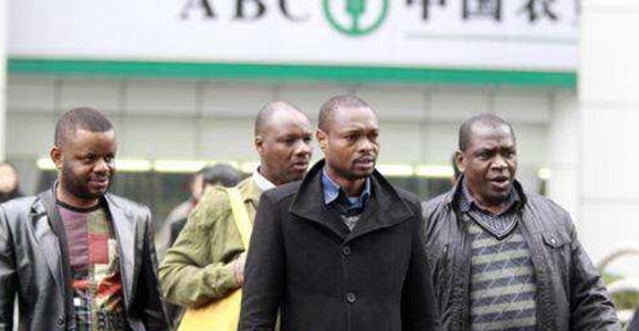 大批非洲人离开中国, 受不了中国的这些规矩, 非洲人: 我们爱自由