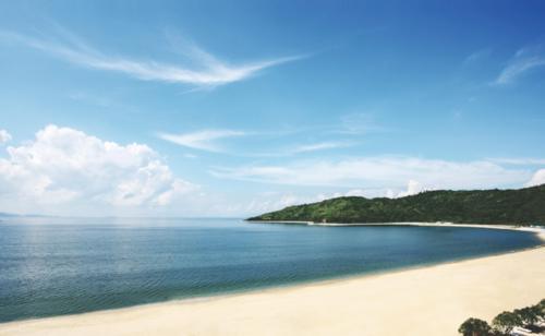 被誉为广东第一湾的小径湾，人少景美，自然海景美不胜收