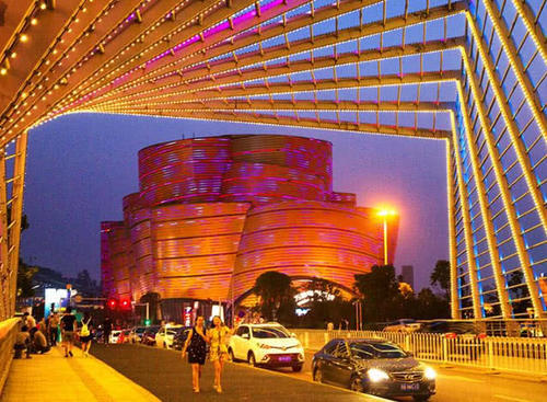 投资500亿建造的楚河汉街，为何无人问津？真实原因让人心痛