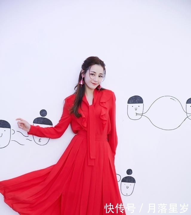 【 亮片】一袭亮片轻纱裙大秀雪白美肌,说仙女都不过分,迪丽热巴惊艳众人