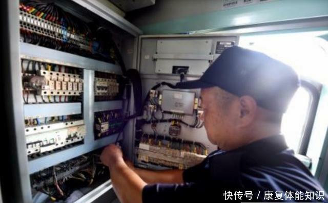  连接好@列车上明明有无线网络，却为何会用不了？乘务员无意透露