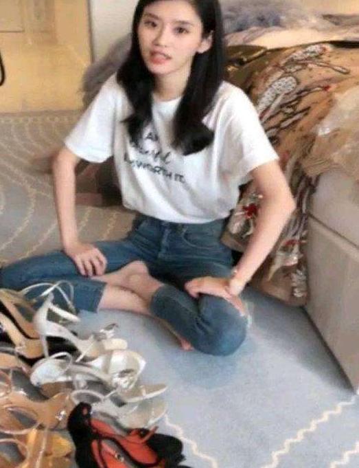 奚梦瑶的戛纳直播, 被一双鞋抢镜! 网友: 我妈也爱穿!