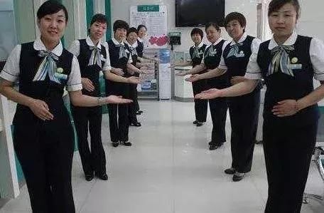 把钱存在银行只吃利息能生活吗？看看银行职员怎么说