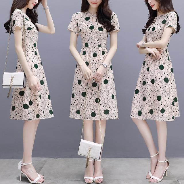 哇!这几款连衣裙真美，有这样的好身材，三伏天我一定要买几款