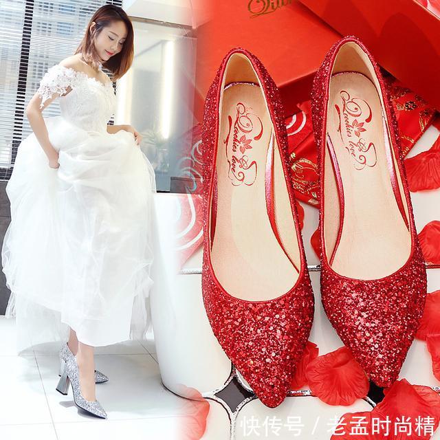 #符合春夏活力气息#尖头高跟鞋,穿出气质女神范,亮片点缀,折射出耀眼光芒