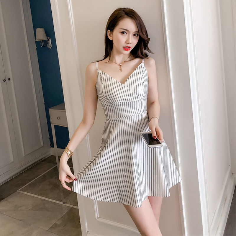 女神脱掉丝袜穿包臀裙照样迷人，看看下图，是不是很美?