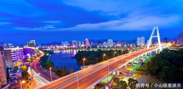 江西省面积最大、人口和下辖县市最多的地级市