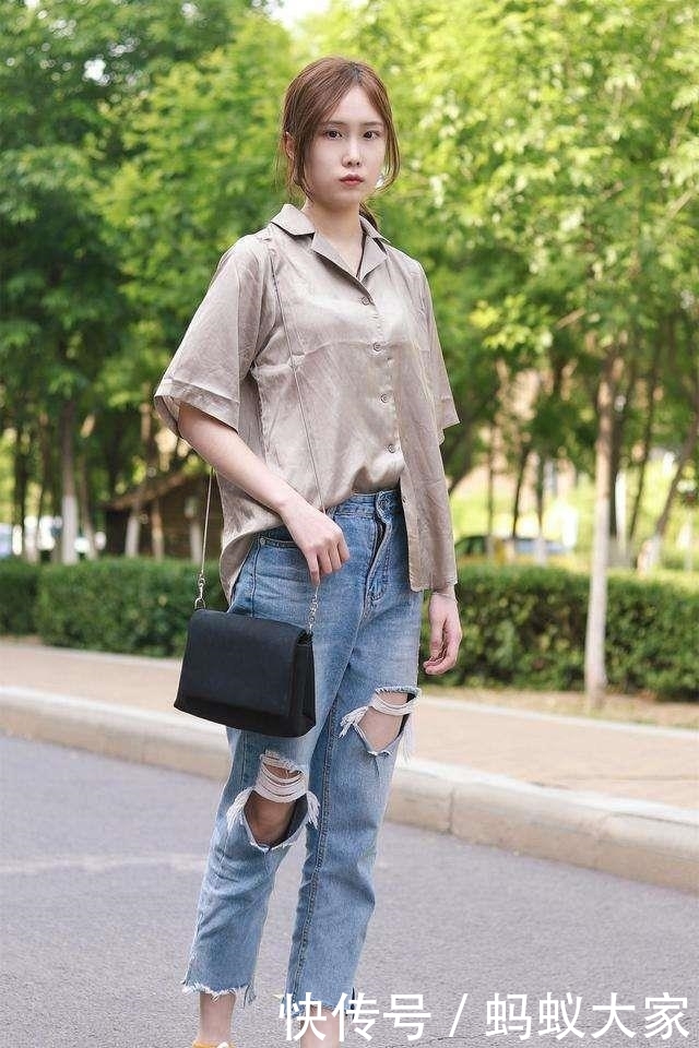 「美女」街拍：第三张姐姐，好性感，美女穿出好身材，大长腿来了！！
