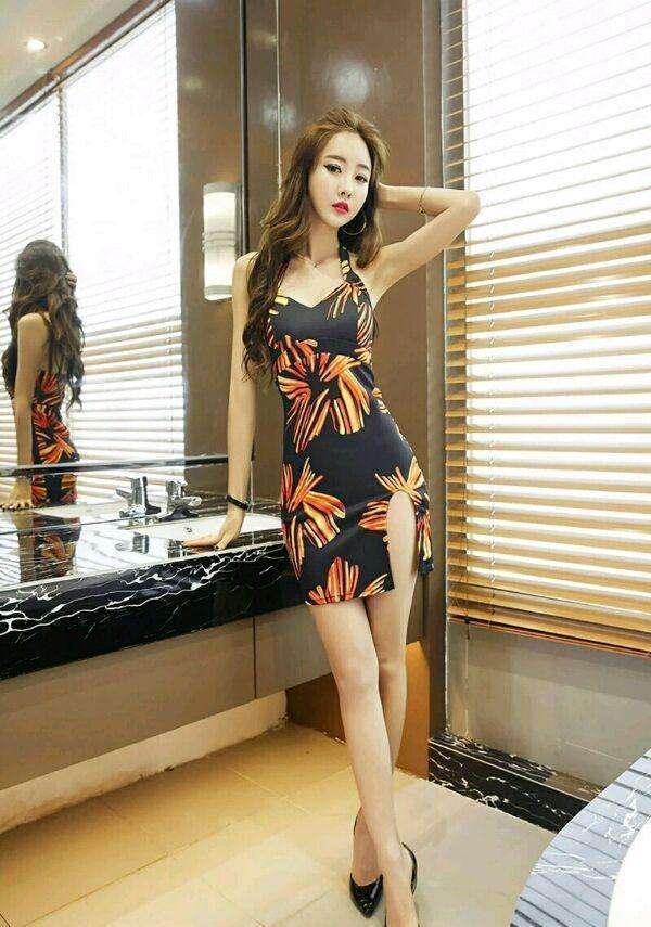 包臀裙修身腰围穿出美人鱼般的性感, 让你更有女人味