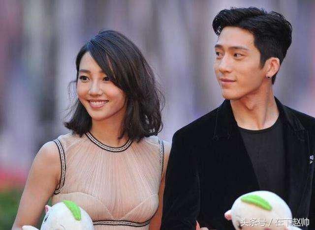 白百何越来越大胆了！紧身裙印出三角区，井柏然眼都不知往哪看了