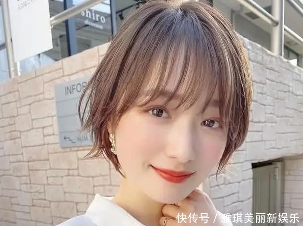 『慵懒微卷发』“高马尾”已经过时了!今年正流行这“4种”发型,8成女生都适合