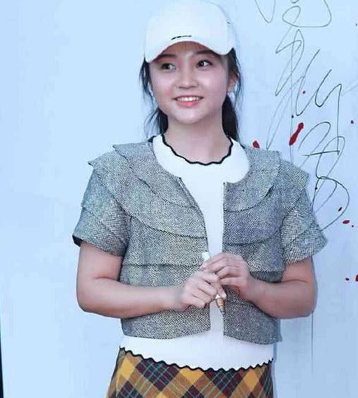  #漂亮#林妙可19岁被吐槽像大妈，如今新换发型，竟如此的漂亮！