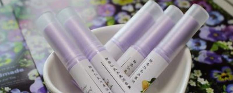 『护唇膏』护唇膏可以修容吗